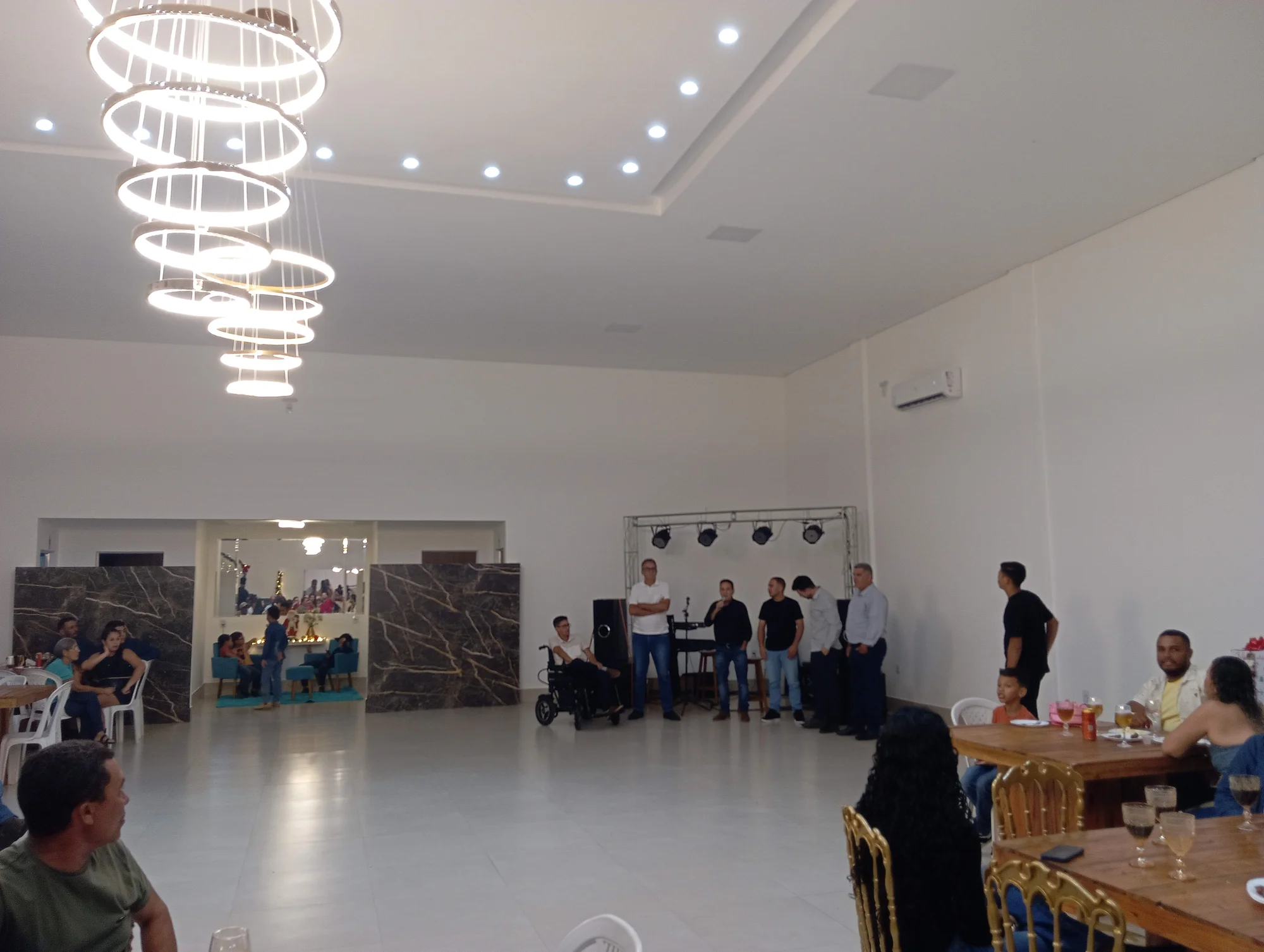 /image/19o-encontro-de-liderancas-rurais-reune-autoridades-associacoes-e-produtores-em-lagoa-dos-patos-mg?src=https%3A%2F%2Fimg2.pixhost.to%2Fimages%2F7461%2F719065328_img_20251205_210523.jpg&w=2000&q=85