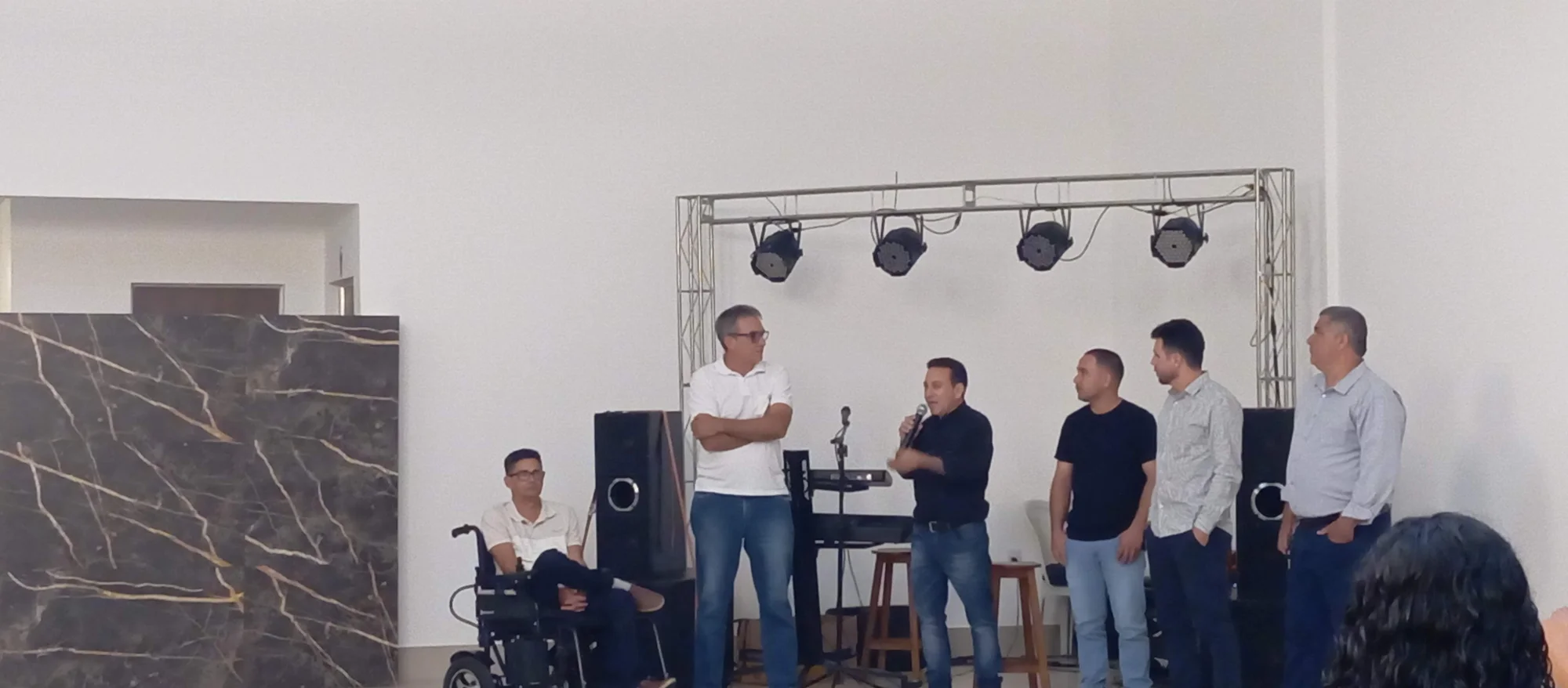 /image/19o-encontro-de-liderancas-rurais-reune-autoridades-associacoes-e-produtores-em-lagoa-dos-patos-mg?src=https%3A%2F%2Fimg2.pixhost.to%2Fimages%2F7461%2F719065333_img_20251205_210604.jpg&w=2000&q=85
