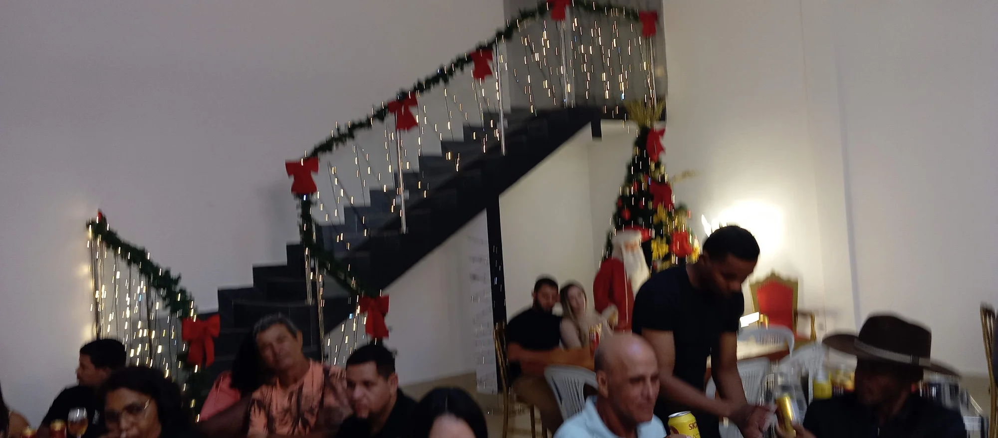 /image/19o-encontro-de-liderancas-rurais-reune-autoridades-associacoes-e-produtores-em-lagoa-dos-patos-mg?src=https%3A%2F%2Fimg2.pixhost.to%2Fimages%2F7461%2F719065352_img_20251205_211129.jpg&w=2000&q=85