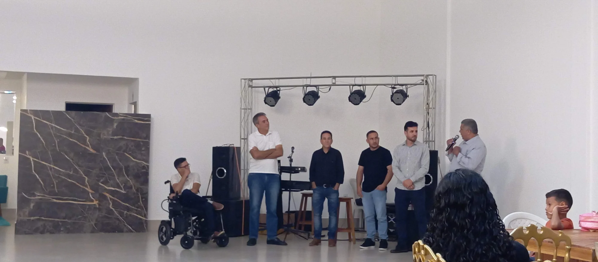 /image/19o-encontro-de-liderancas-rurais-reune-autoridades-associacoes-e-produtores-em-lagoa-dos-patos-mg?src=https%3A%2F%2Fimg2.pixhost.to%2Fimages%2F7461%2F719065367_img_20251205_211542.jpg&w=2000&q=85