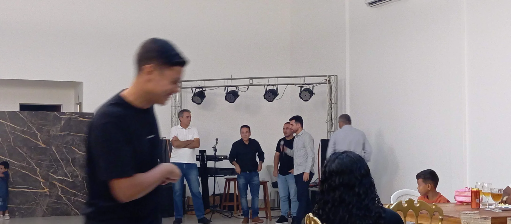/image/19o-encontro-de-liderancas-rurais-reune-autoridades-associacoes-e-produtores-em-lagoa-dos-patos-mg?src=https%3A%2F%2Fimg2.pixhost.to%2Fimages%2F7461%2F719065369_img_20251205_211607.jpg&w=2000&q=85