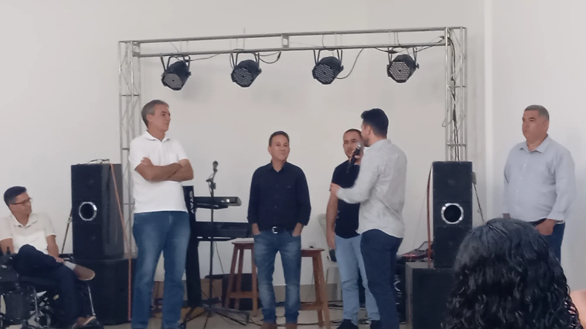 /image/19o-encontro-de-liderancas-rurais-reune-autoridades-associacoes-e-produtores-em-lagoa-dos-patos-mg?src=https%3A%2F%2Fimg2.pixhost.to%2Fimages%2F7461%2F719065370_img_20251205_211738.jpg&w=2000&q=85