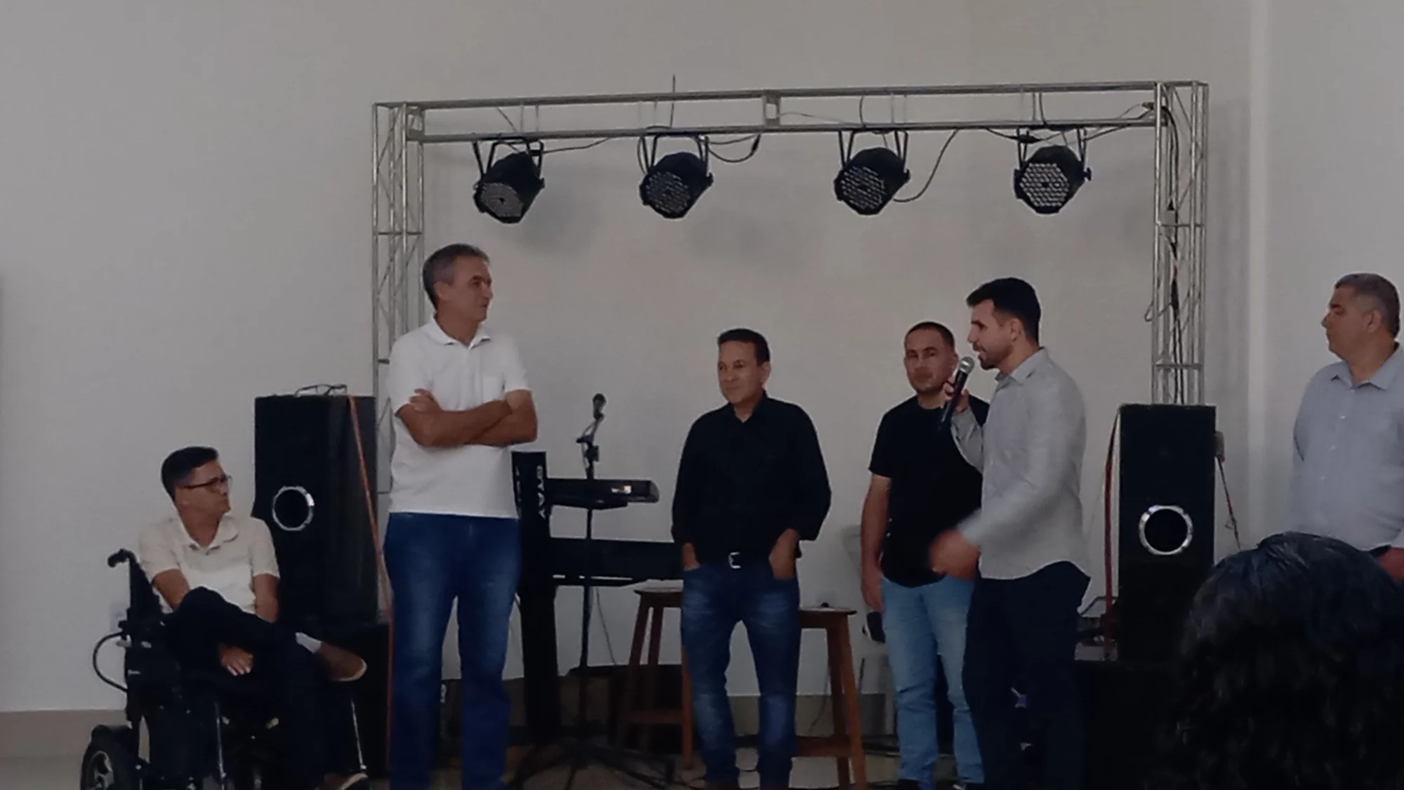/image/19o-encontro-de-liderancas-rurais-reune-autoridades-associacoes-e-produtores-em-lagoa-dos-patos-mg?src=https%3A%2F%2Fimg2.pixhost.to%2Fimages%2F7461%2F719065373_img_20251205_211746.jpg&w=2000&q=85