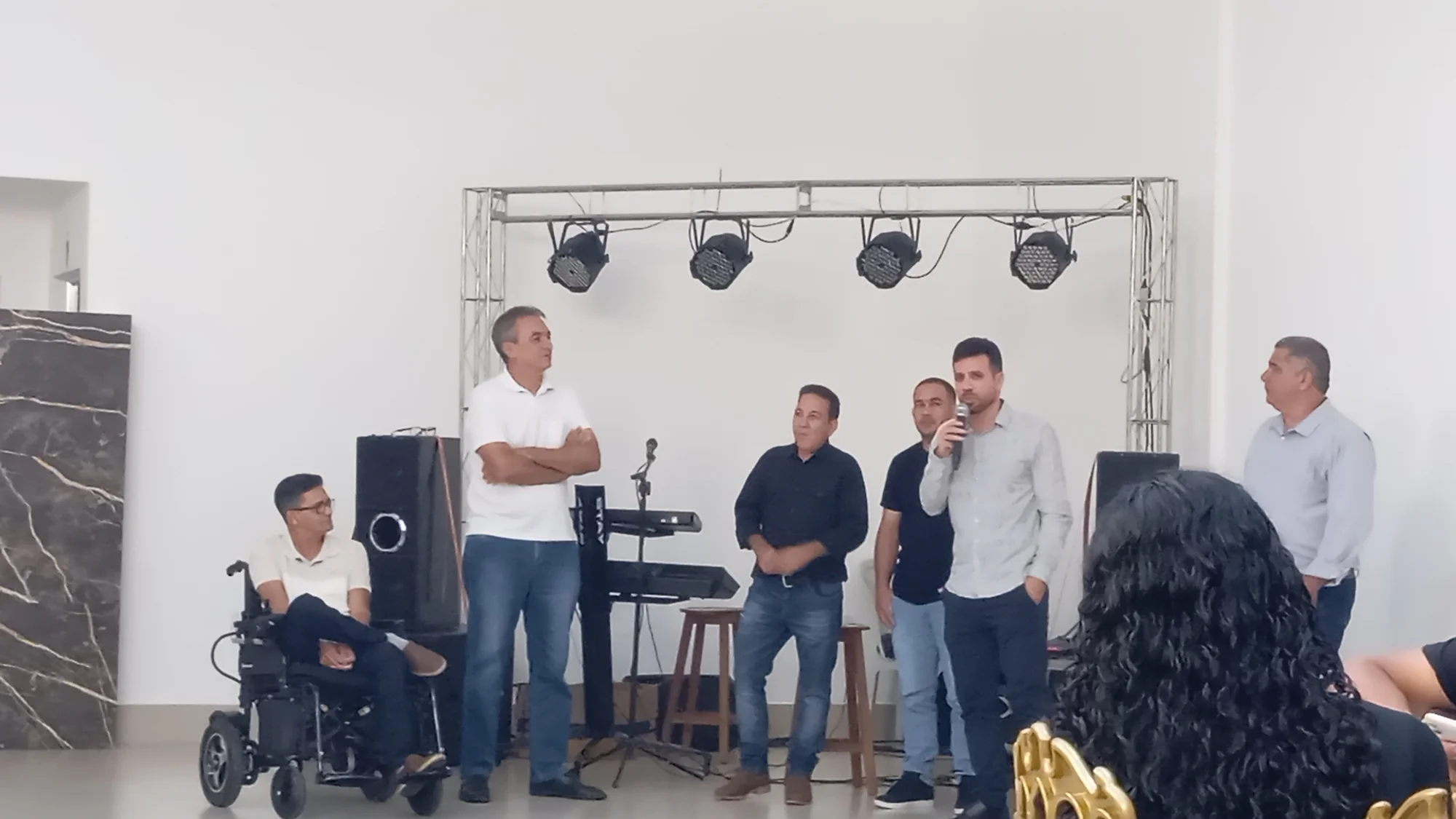 /image/19o-encontro-de-liderancas-rurais-reune-autoridades-associacoes-e-produtores-em-lagoa-dos-patos-mg?src=https%3A%2F%2Fimg2.pixhost.to%2Fimages%2F7461%2F719065378_img_20251205_211956.jpg&w=2000&q=85