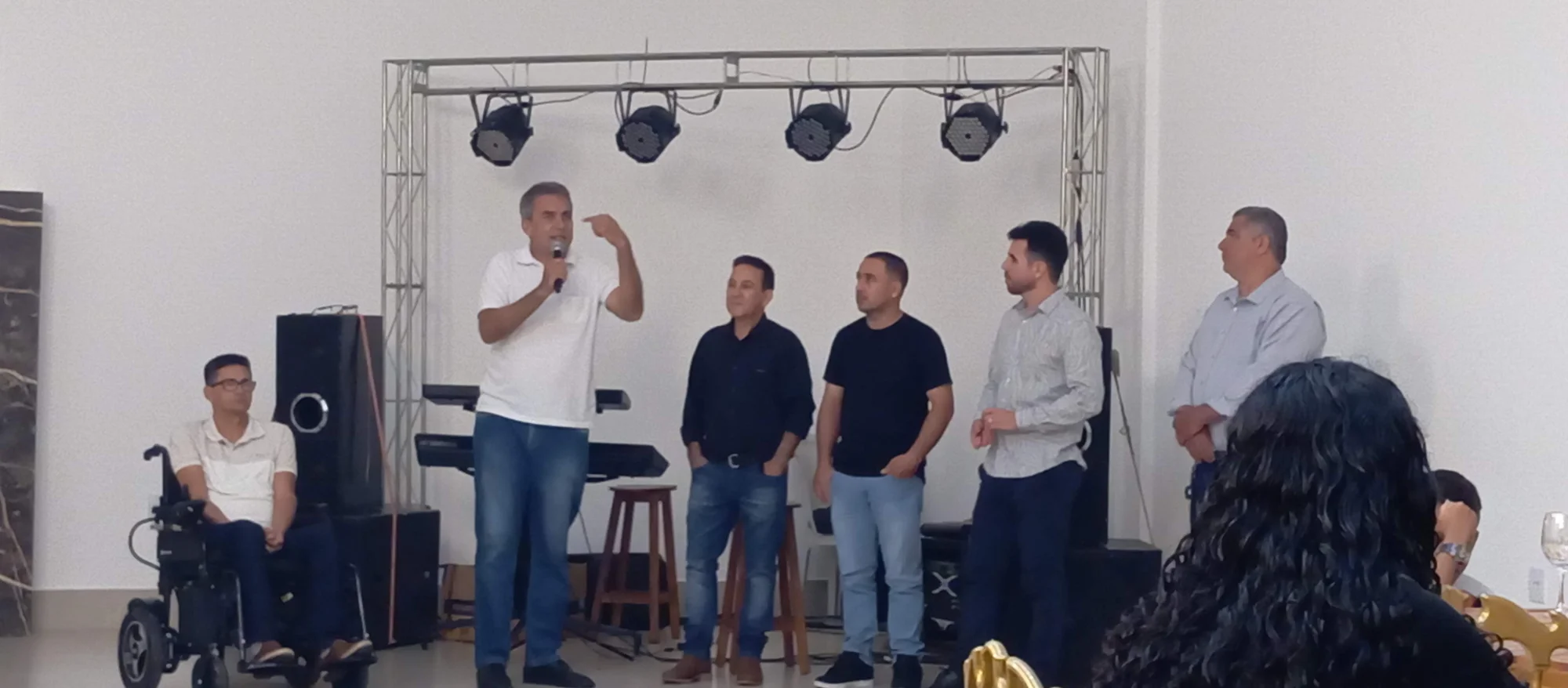 /image/19o-encontro-de-liderancas-rurais-reune-autoridades-associacoes-e-produtores-em-lagoa-dos-patos-mg?src=https%3A%2F%2Fimg2.pixhost.to%2Fimages%2F7461%2F719065402_img_20251205_212526.jpg&w=2000&q=85