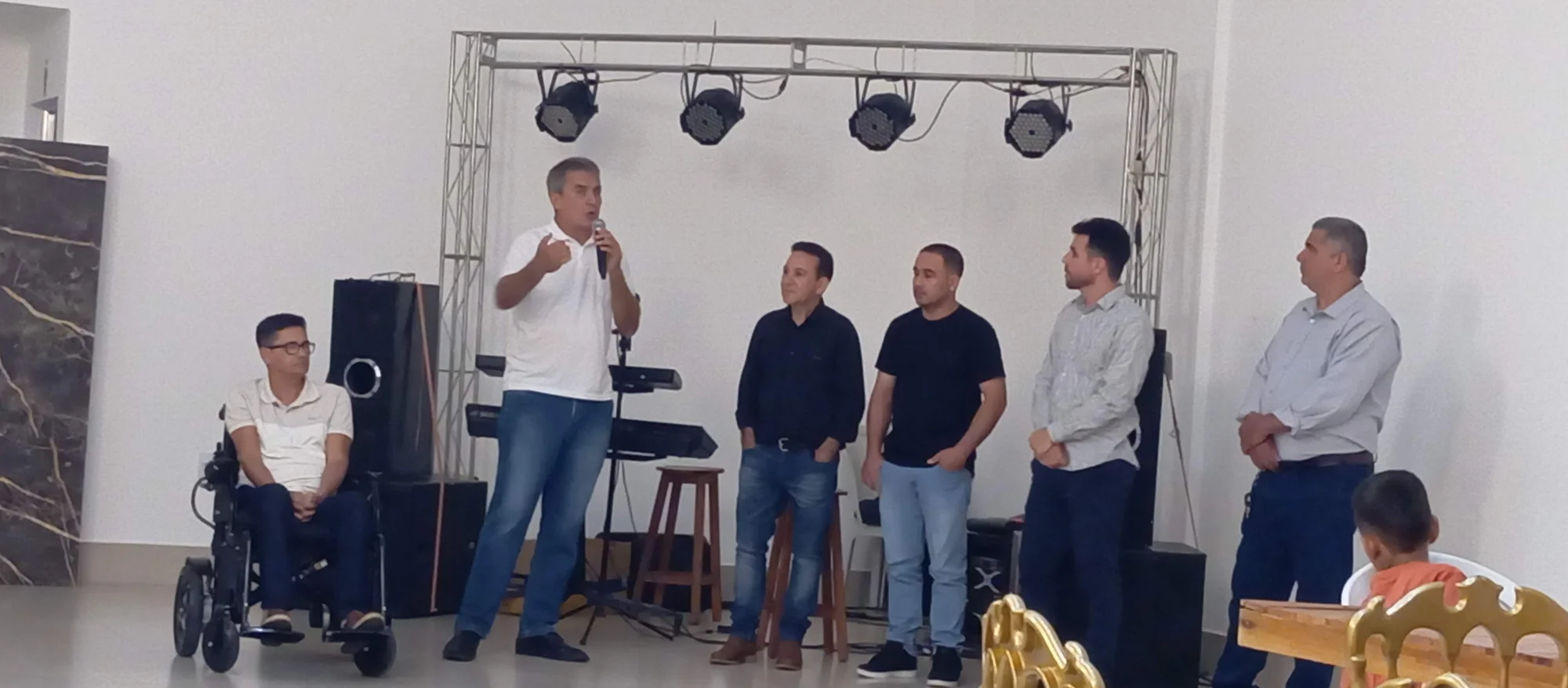 /image/19o-encontro-de-liderancas-rurais-reune-autoridades-associacoes-e-produtores-em-lagoa-dos-patos-mg?src=https%3A%2F%2Fimg2.pixhost.to%2Fimages%2F7461%2F719065430_img_20251205_212844.jpg&w=2000&q=85