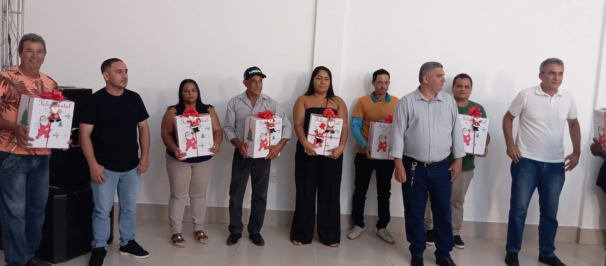 /image/19o-encontro-de-liderancas-rurais-reune-autoridades-associacoes-e-produtores-em-lagoa-dos-patos-mg?src=https%3A%2F%2Fimg2.pixhost.to%2Fimages%2F7461%2F719065485_img_20251205_213553.jpg&w=2000&q=85