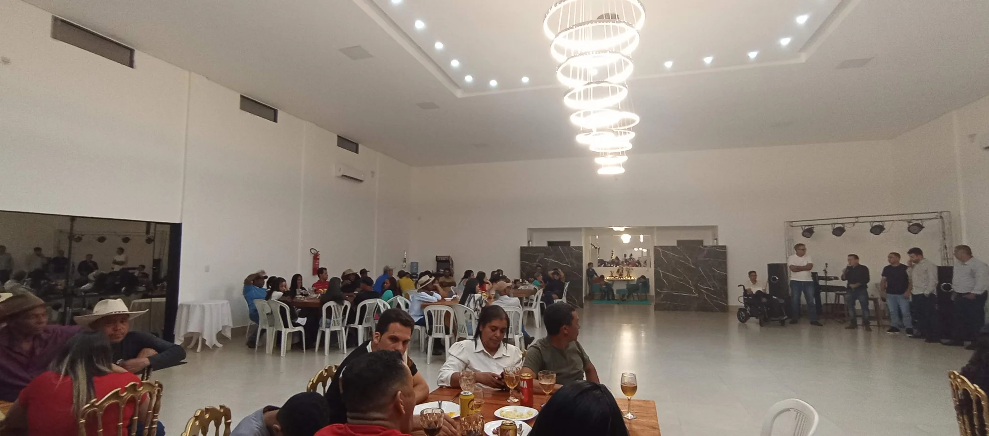 /image/19o-encontro-de-liderancas-rurais-reune-autoridades-associacoes-e-produtores-em-lagoa-dos-patos-mg?src=https%3A%2F%2Fimg2.pixhost.to%2Fimages%2F7461%2F719065544_img_20251205_210614.jpg&w=2000&q=85