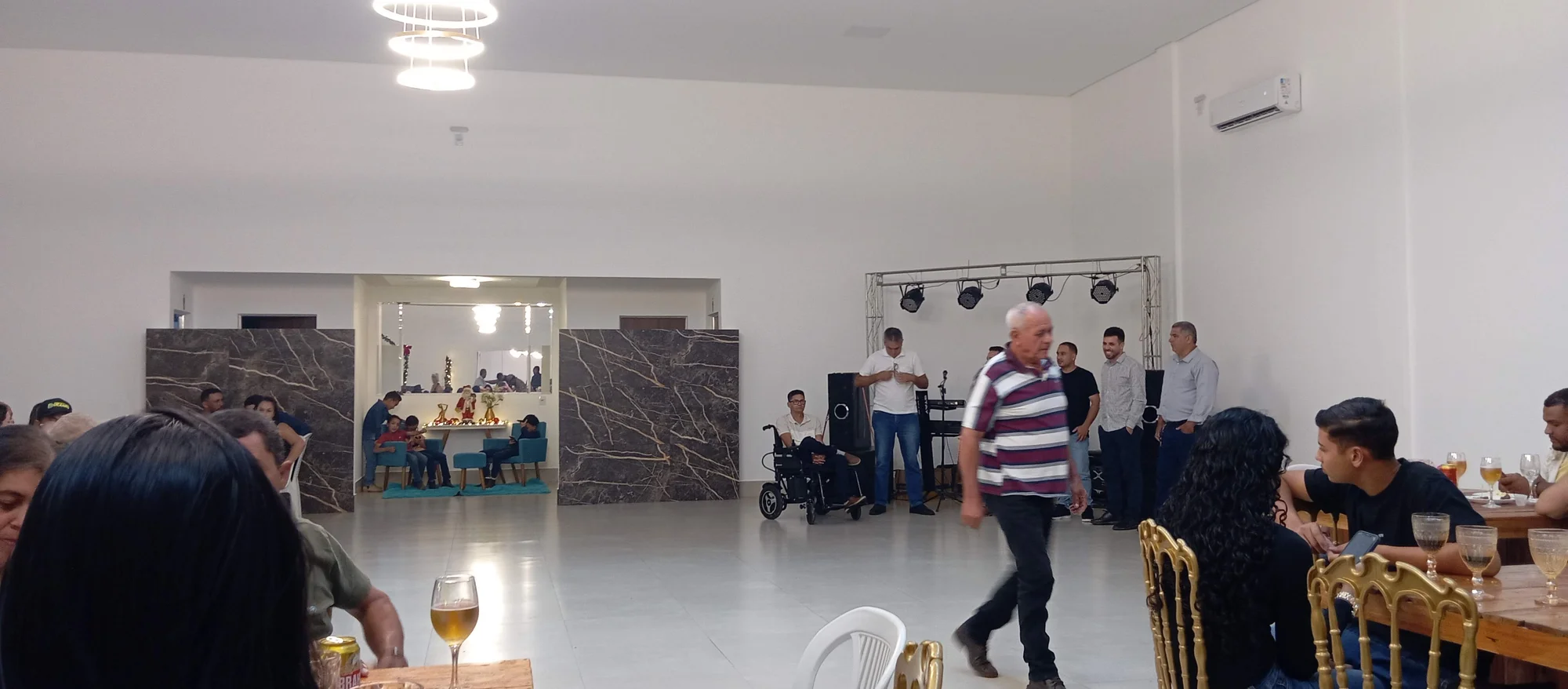 /image/19o-encontro-de-liderancas-rurais-reune-autoridades-associacoes-e-produtores-em-lagoa-dos-patos-mg?src=https%3A%2F%2Fimg2.pixhost.to%2Fimages%2F7461%2F719065557_img_20251205_210655.jpg&w=2000&q=85