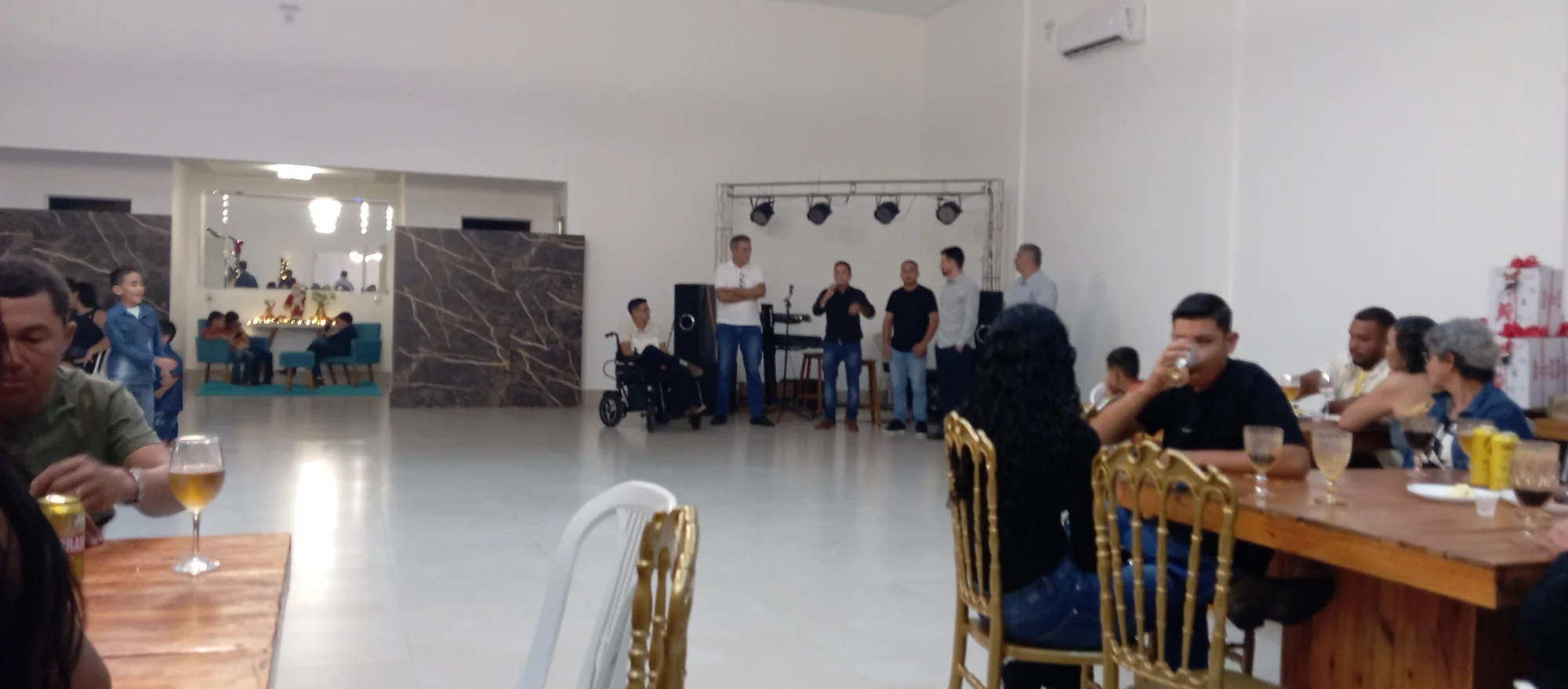 /image/19o-encontro-de-liderancas-rurais-reune-autoridades-associacoes-e-produtores-em-lagoa-dos-patos-mg?src=https%3A%2F%2Fimg2.pixhost.to%2Fimages%2F7461%2F719065562_img_20251205_210811.jpg&w=2000&q=85