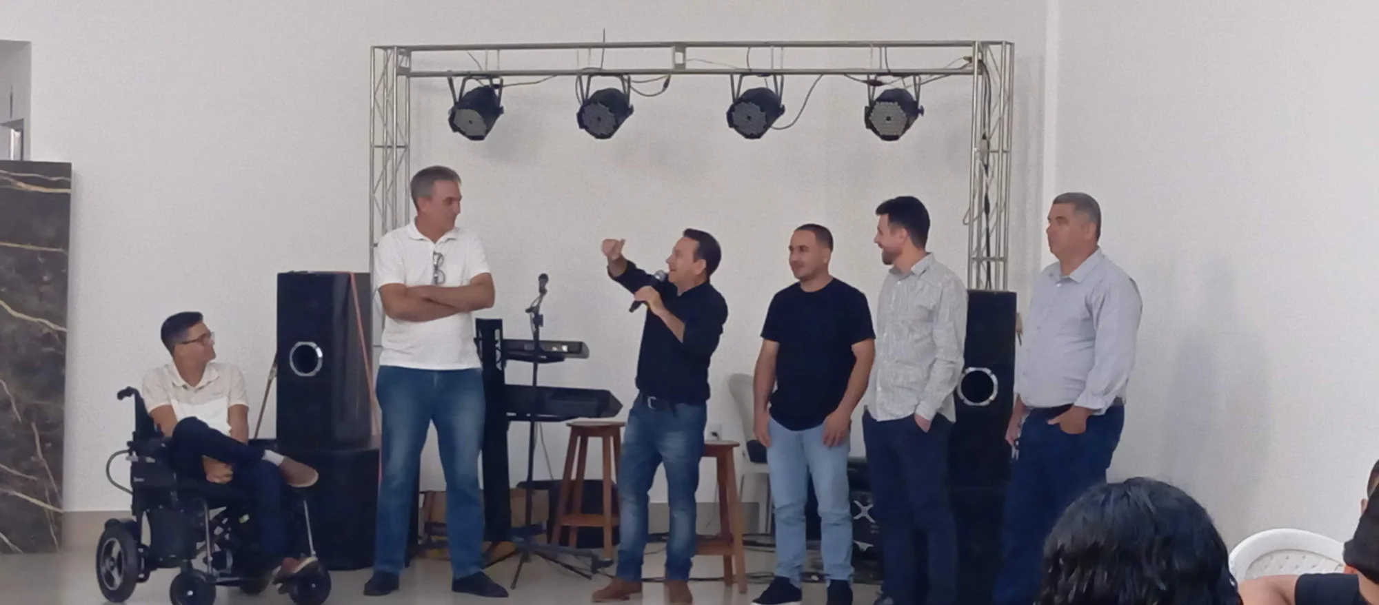/image/19o-encontro-de-liderancas-rurais-reune-autoridades-associacoes-e-produtores-em-lagoa-dos-patos-mg?src=https%3A%2F%2Fimg2.pixhost.to%2Fimages%2F7461%2F719065572_img_20251205_210906.jpg&w=2000&q=85