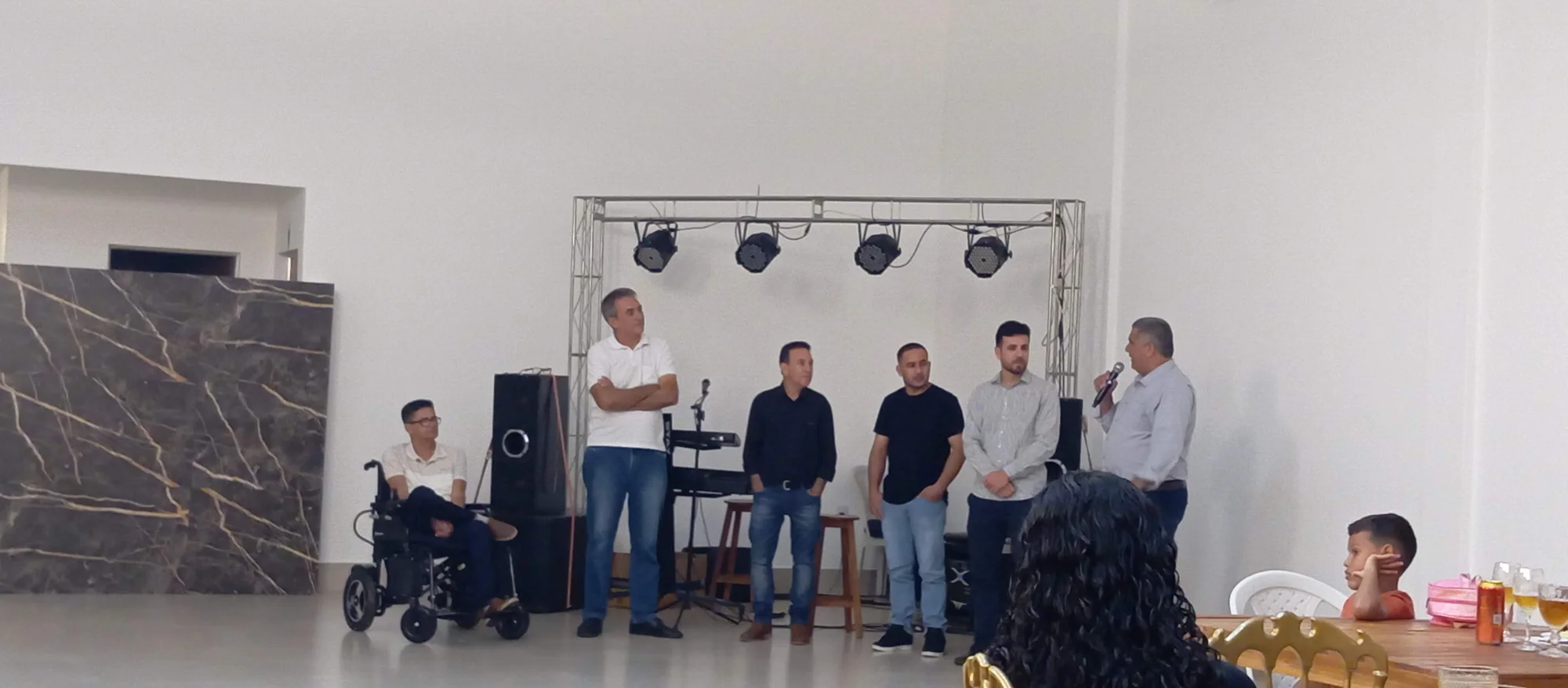 /image/19o-encontro-de-liderancas-rurais-reune-autoridades-associacoes-e-produtores-em-lagoa-dos-patos-mg?src=https%3A%2F%2Fimg2.pixhost.to%2Fimages%2F7461%2F719065628_img_20251205_211532.jpg&w=2000&q=85