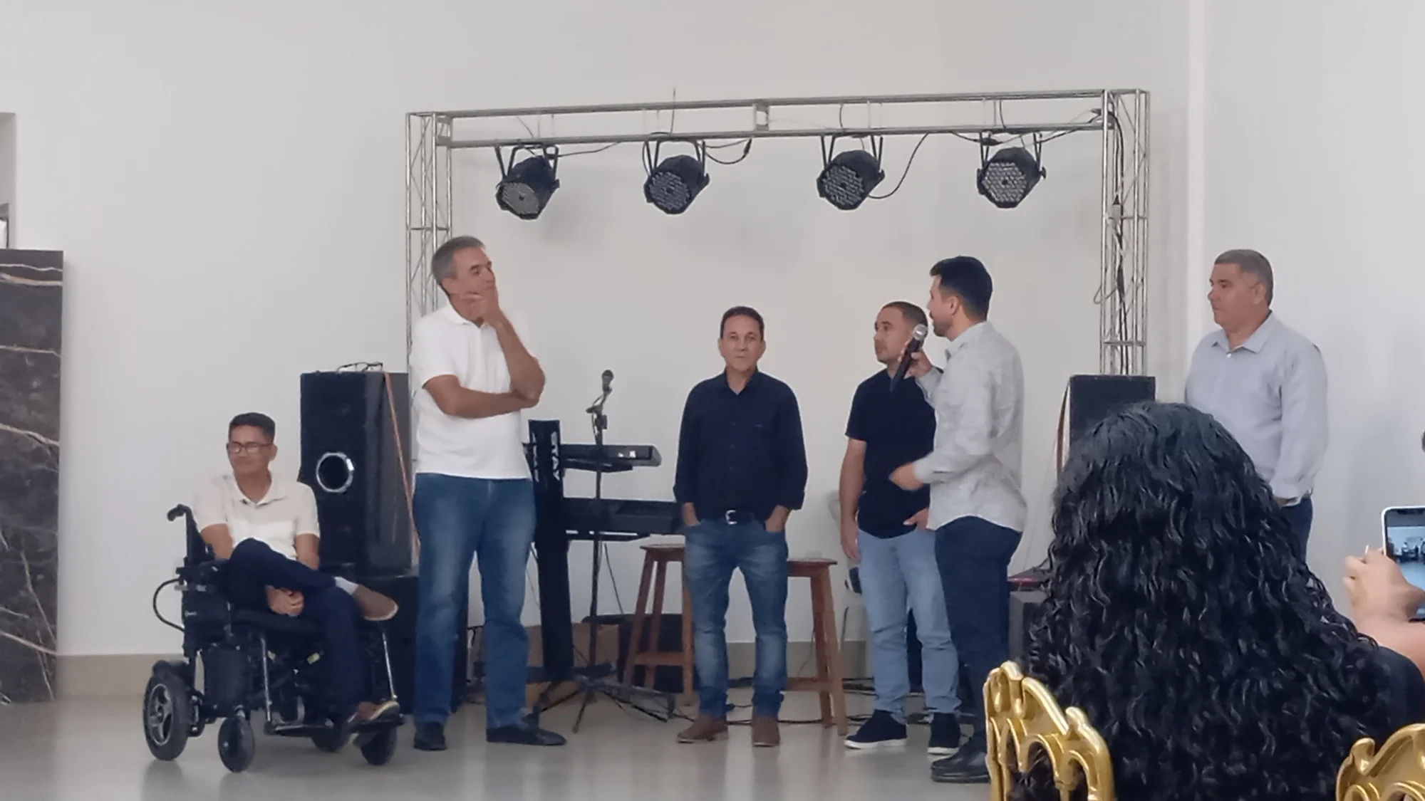 /image/19o-encontro-de-liderancas-rurais-reune-autoridades-associacoes-e-produtores-em-lagoa-dos-patos-mg?src=https%3A%2F%2Fimg2.pixhost.to%2Fimages%2F7461%2F719065646_img_20251205_211929.jpg&w=2000&q=85