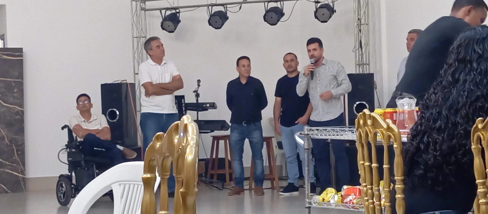 /image/19o-encontro-de-liderancas-rurais-reune-autoridades-associacoes-e-produtores-em-lagoa-dos-patos-mg?src=https%3A%2F%2Fimg2.pixhost.to%2Fimages%2F7461%2F719065655_img_20251205_212112.jpg&w=2000&q=85