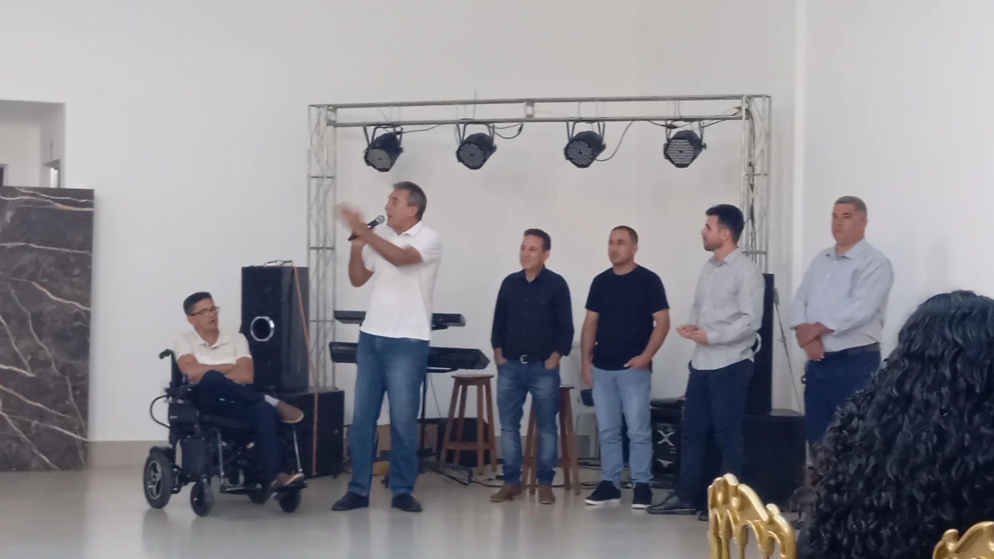 /image/19o-encontro-de-liderancas-rurais-reune-autoridades-associacoes-e-produtores-em-lagoa-dos-patos-mg?src=https%3A%2F%2Fimg2.pixhost.to%2Fimages%2F7461%2F719065660_img_20251205_212319.jpg&w=2000&q=85