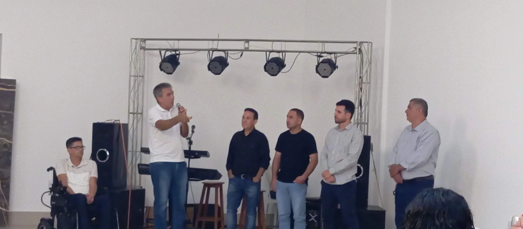/image/19o-encontro-de-liderancas-rurais-reune-autoridades-associacoes-e-produtores-em-lagoa-dos-patos-mg?src=https%3A%2F%2Fimg2.pixhost.to%2Fimages%2F7461%2F719065679_img_20251205_212534.jpg&w=2000&q=85