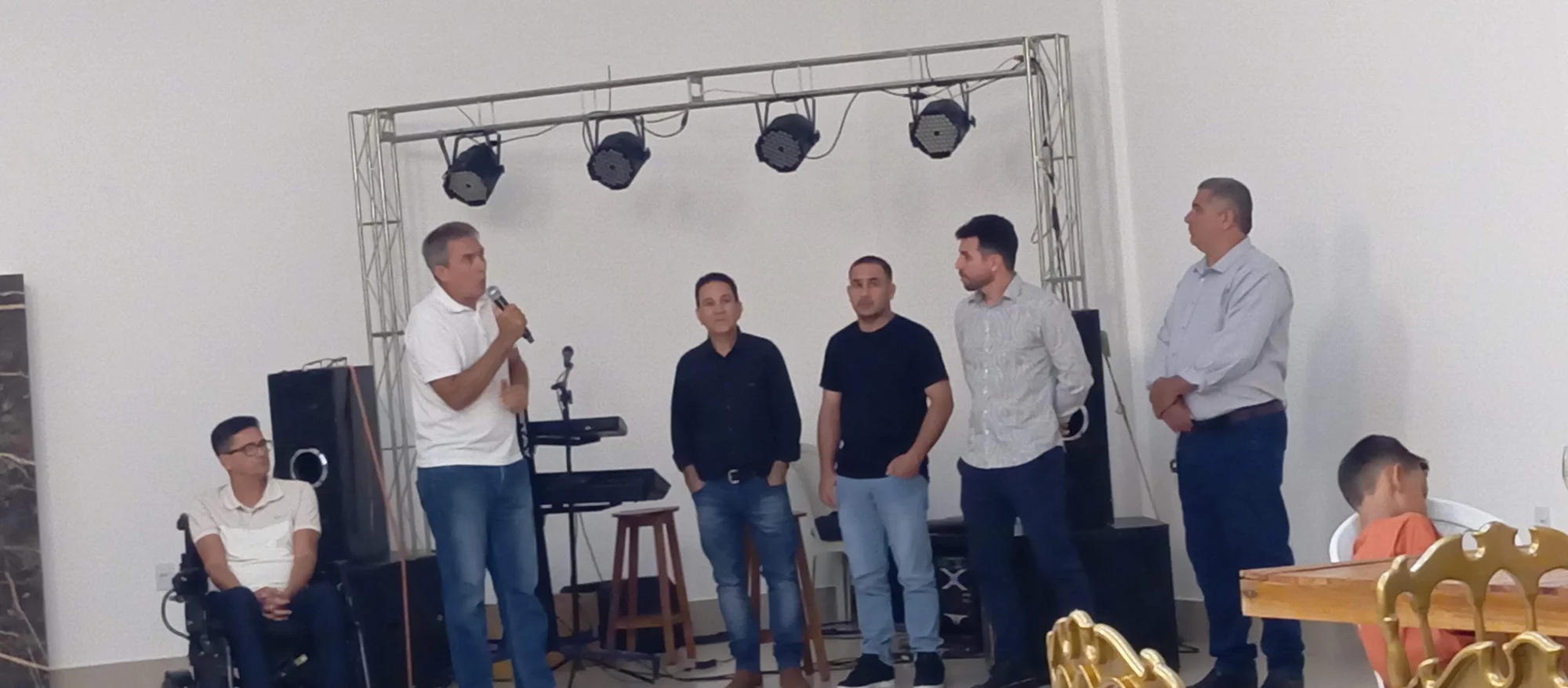 /image/19o-encontro-de-liderancas-rurais-reune-autoridades-associacoes-e-produtores-em-lagoa-dos-patos-mg?src=https%3A%2F%2Fimg2.pixhost.to%2Fimages%2F7461%2F719065720_img_20251205_212729.jpg&w=2000&q=85