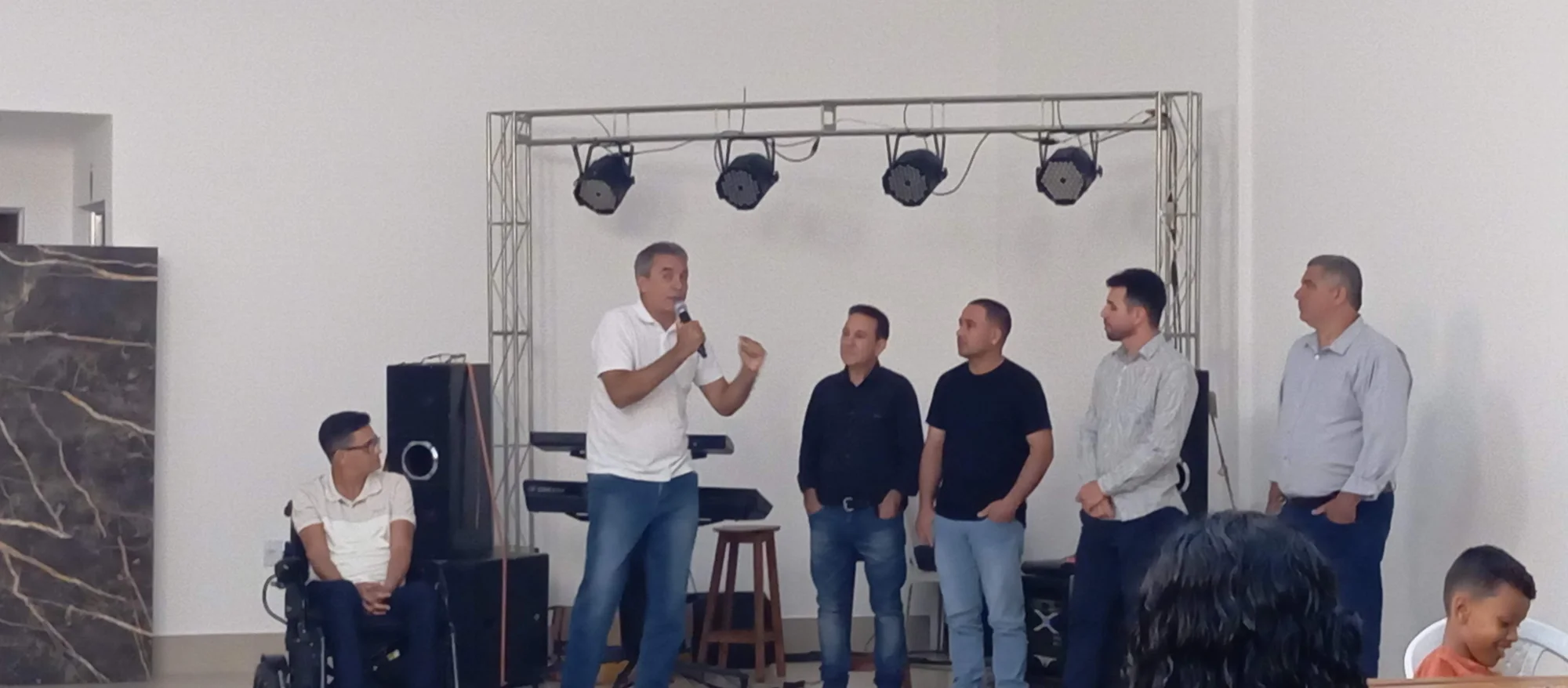 /image/19o-encontro-de-liderancas-rurais-reune-autoridades-associacoes-e-produtores-em-lagoa-dos-patos-mg?src=https%3A%2F%2Fimg2.pixhost.to%2Fimages%2F7461%2F719065796_img_20251205_212943.jpg&w=2000&q=85