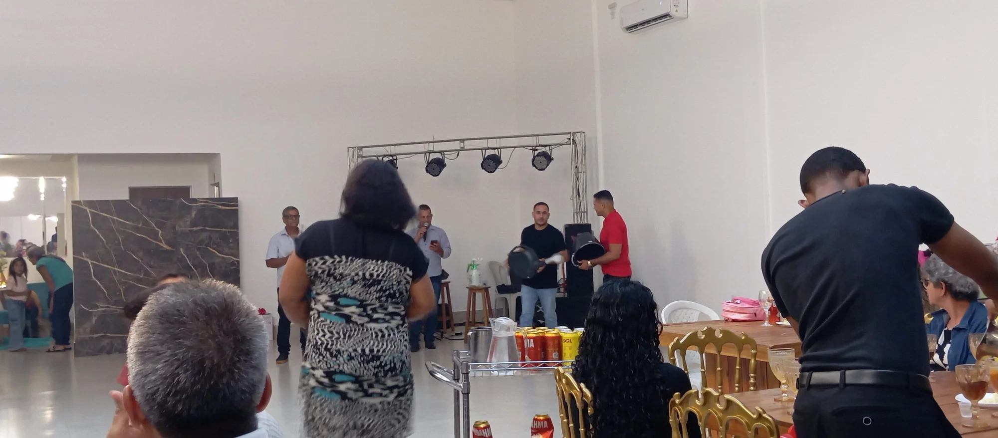 /image/19o-encontro-de-liderancas-rurais-reune-autoridades-associacoes-e-produtores-em-lagoa-dos-patos-mg?src=https%3A%2F%2Fimg2.pixhost.to%2Fimages%2F7461%2F719065983_img_20251205_215729.jpg&w=2000&q=85