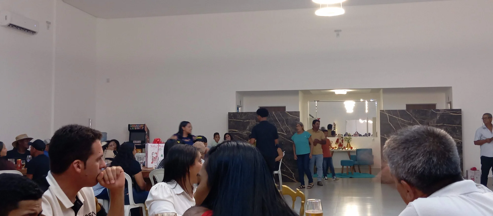 /image/19o-encontro-de-liderancas-rurais-reune-autoridades-associacoes-e-produtores-em-lagoa-dos-patos-mg?src=https%3A%2F%2Fimg2.pixhost.to%2Fimages%2F7461%2F719065992_img_20251205_215814.jpg&w=2000&q=85