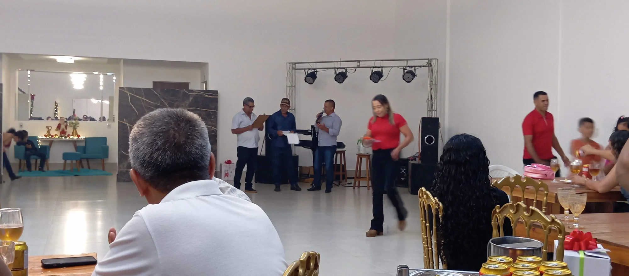 /image/19o-encontro-de-liderancas-rurais-reune-autoridades-associacoes-e-produtores-em-lagoa-dos-patos-mg?src=https%3A%2F%2Fimg2.pixhost.to%2Fimages%2F7461%2F719066003_img_20251205_215853.jpg&w=2000&q=85