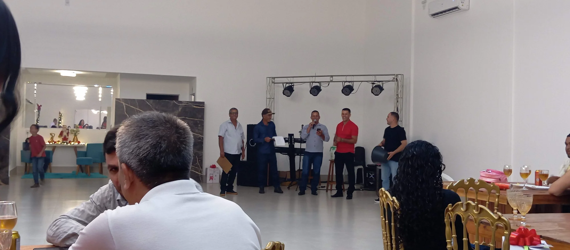 /image/19o-encontro-de-liderancas-rurais-reune-autoridades-associacoes-e-produtores-em-lagoa-dos-patos-mg?src=https%3A%2F%2Fimg2.pixhost.to%2Fimages%2F7461%2F719066031_img_20251205_220114.jpg&w=2000&q=85