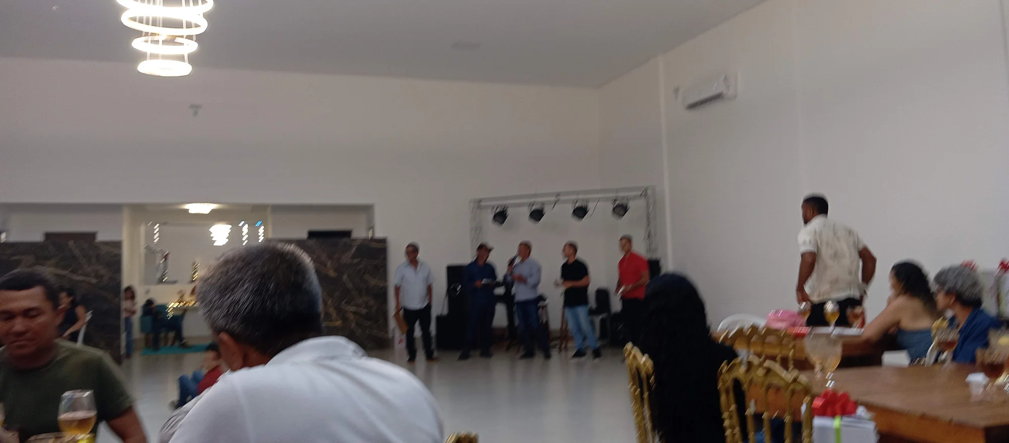 /image/19o-encontro-de-liderancas-rurais-reune-autoridades-associacoes-e-produtores-em-lagoa-dos-patos-mg?src=https%3A%2F%2Fimg2.pixhost.to%2Fimages%2F7461%2F719066051_img_20251205_220242.jpg&w=2000&q=85
