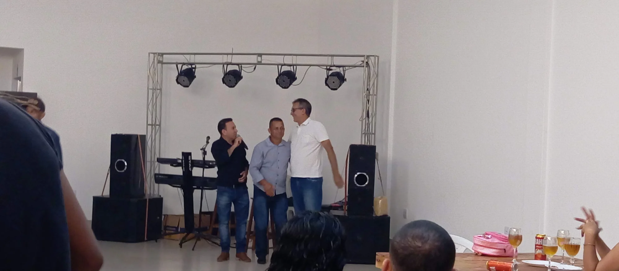 /image/19o-encontro-de-liderancas-rurais-reune-autoridades-associacoes-e-produtores-em-lagoa-dos-patos-mg?src=https%3A%2F%2Fimg2.pixhost.to%2Fimages%2F7461%2F719066106_img_20251205_220916.jpg&w=2000&q=85