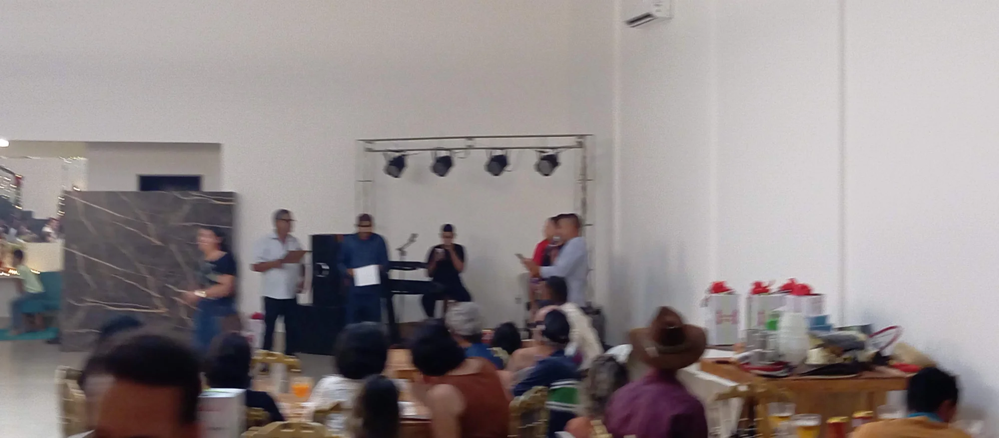 /image/19o-encontro-de-liderancas-rurais-reune-autoridades-associacoes-e-produtores-em-lagoa-dos-patos-mg?src=https%3A%2F%2Fimg2.pixhost.to%2Fimages%2F7461%2F719066176_img_20251205_214535.jpg&w=2000&q=85