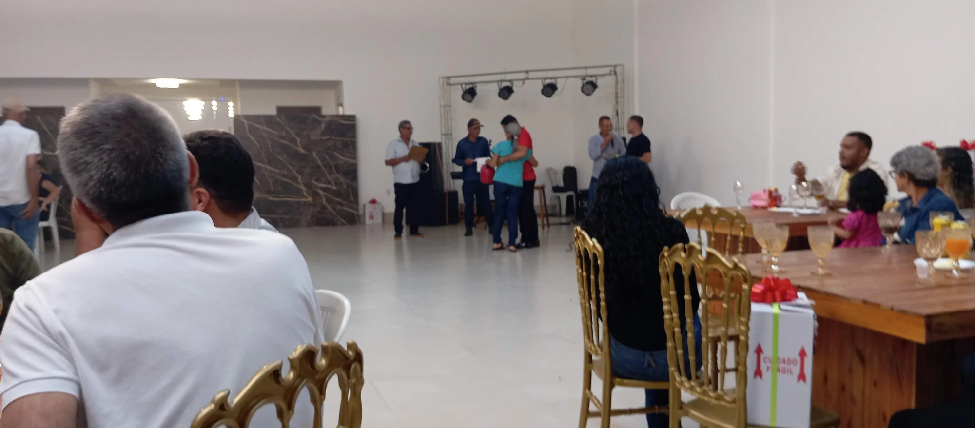 /image/19o-encontro-de-liderancas-rurais-reune-autoridades-associacoes-e-produtores-em-lagoa-dos-patos-mg?src=https%3A%2F%2Fimg2.pixhost.to%2Fimages%2F7461%2F719066213_img_20251205_214714.jpg&w=2000&q=85