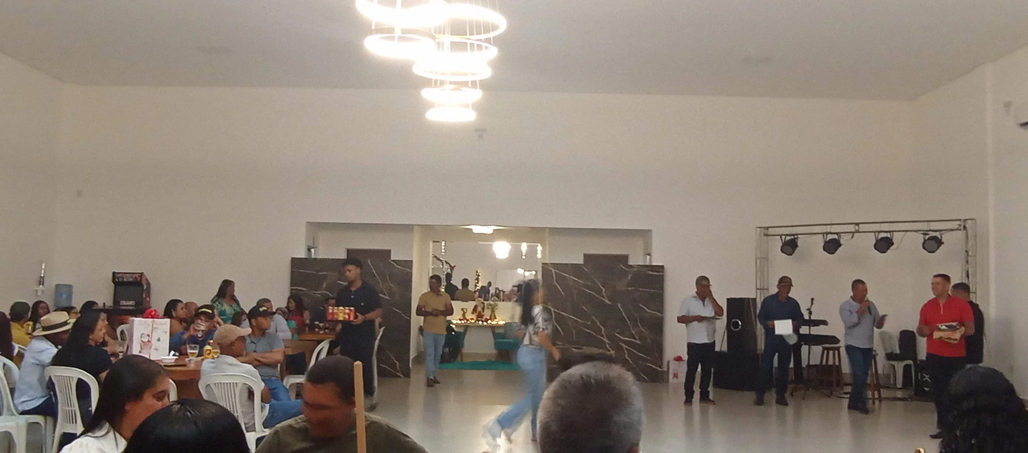 /image/19o-encontro-de-liderancas-rurais-reune-autoridades-associacoes-e-produtores-em-lagoa-dos-patos-mg?src=https%3A%2F%2Fimg2.pixhost.to%2Fimages%2F7461%2F719066381_img_20251205_215313.jpg&w=2000&q=85