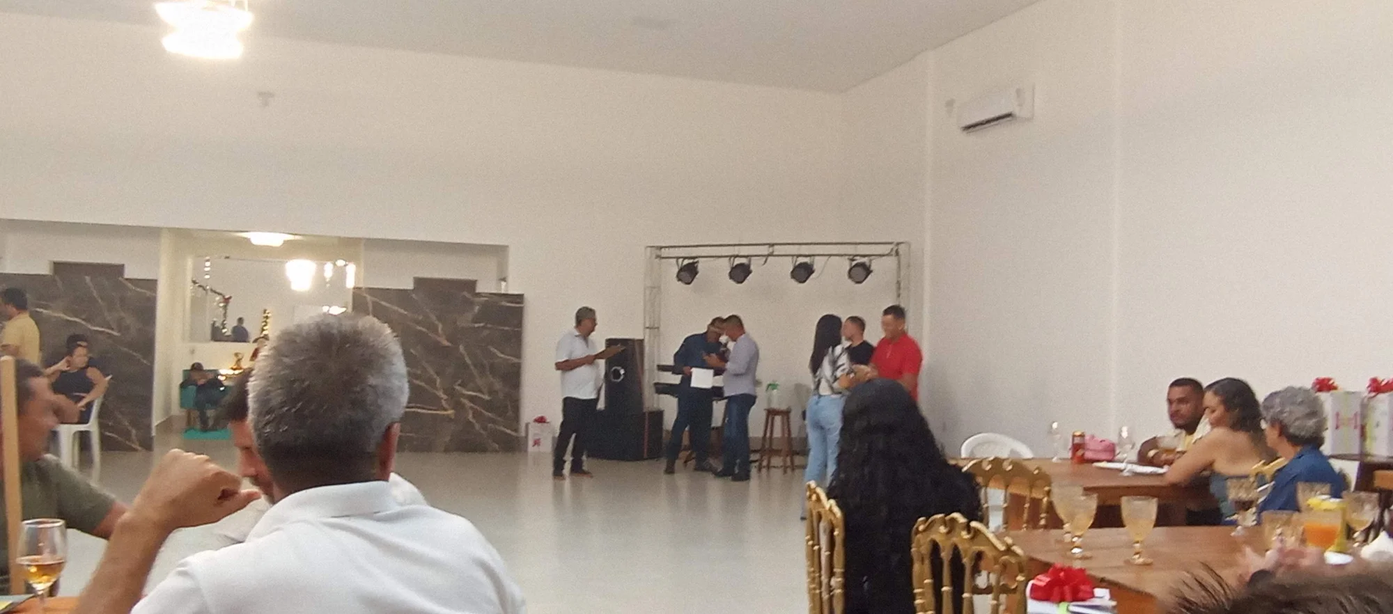 /image/19o-encontro-de-liderancas-rurais-reune-autoridades-associacoes-e-produtores-em-lagoa-dos-patos-mg?src=https%3A%2F%2Fimg2.pixhost.to%2Fimages%2F7461%2F719066391_img_20251205_215319.jpg&w=2000&q=85