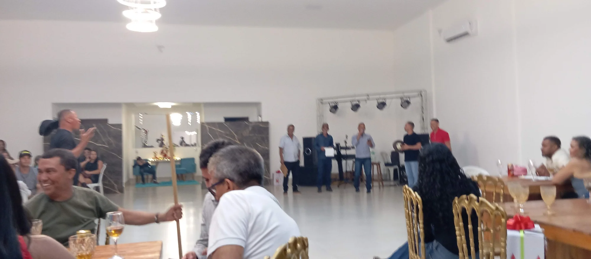 /image/19o-encontro-de-liderancas-rurais-reune-autoridades-associacoes-e-produtores-em-lagoa-dos-patos-mg?src=https%3A%2F%2Fimg2.pixhost.to%2Fimages%2F7461%2F719066419_img_20251205_215429.jpg&w=2000&q=85
