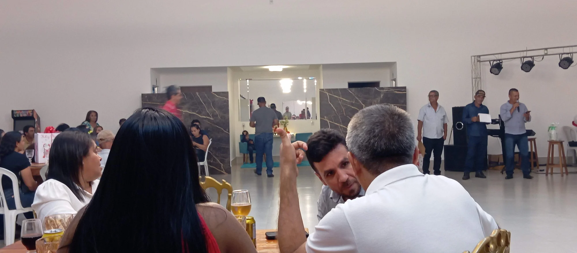 /image/19o-encontro-de-liderancas-rurais-reune-autoridades-associacoes-e-produtores-em-lagoa-dos-patos-mg?src=https%3A%2F%2Fimg2.pixhost.to%2Fimages%2F7461%2F719066502_img_20251205_220050.jpg&w=2000&q=85