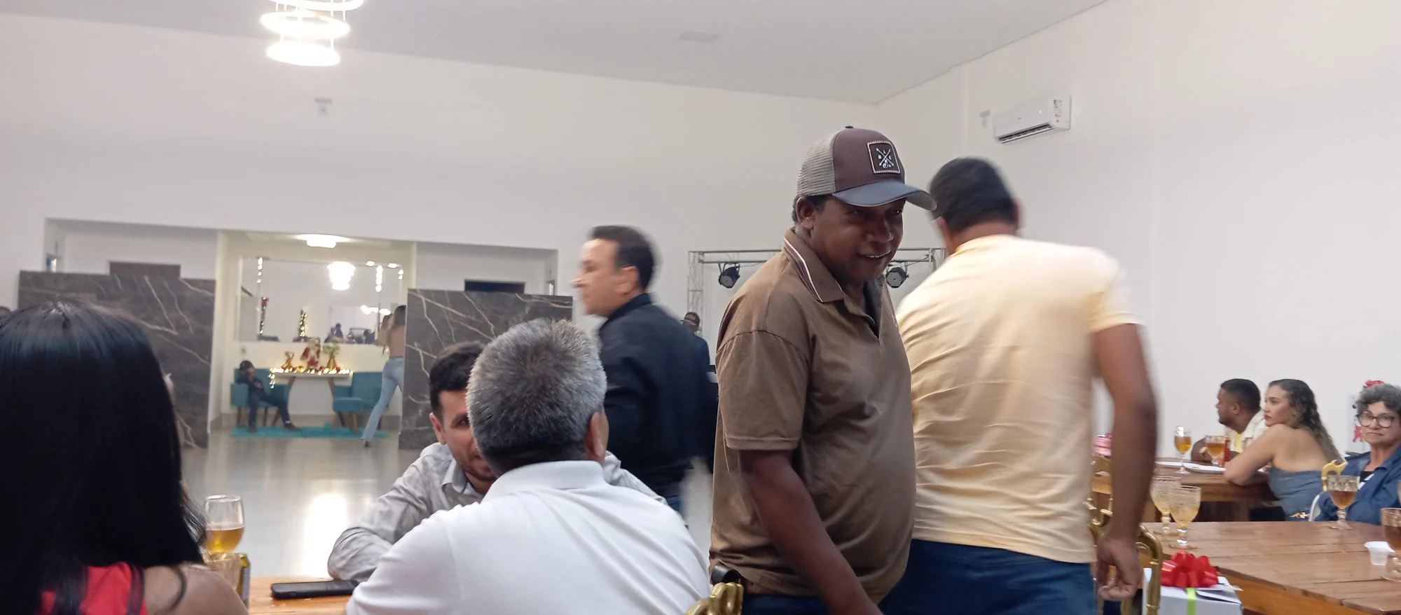 /image/19o-encontro-de-liderancas-rurais-reune-autoridades-associacoes-e-produtores-em-lagoa-dos-patos-mg?src=https%3A%2F%2Fimg2.pixhost.to%2Fimages%2F7461%2F719066516_img_20251205_220214.jpg&w=2000&q=85
