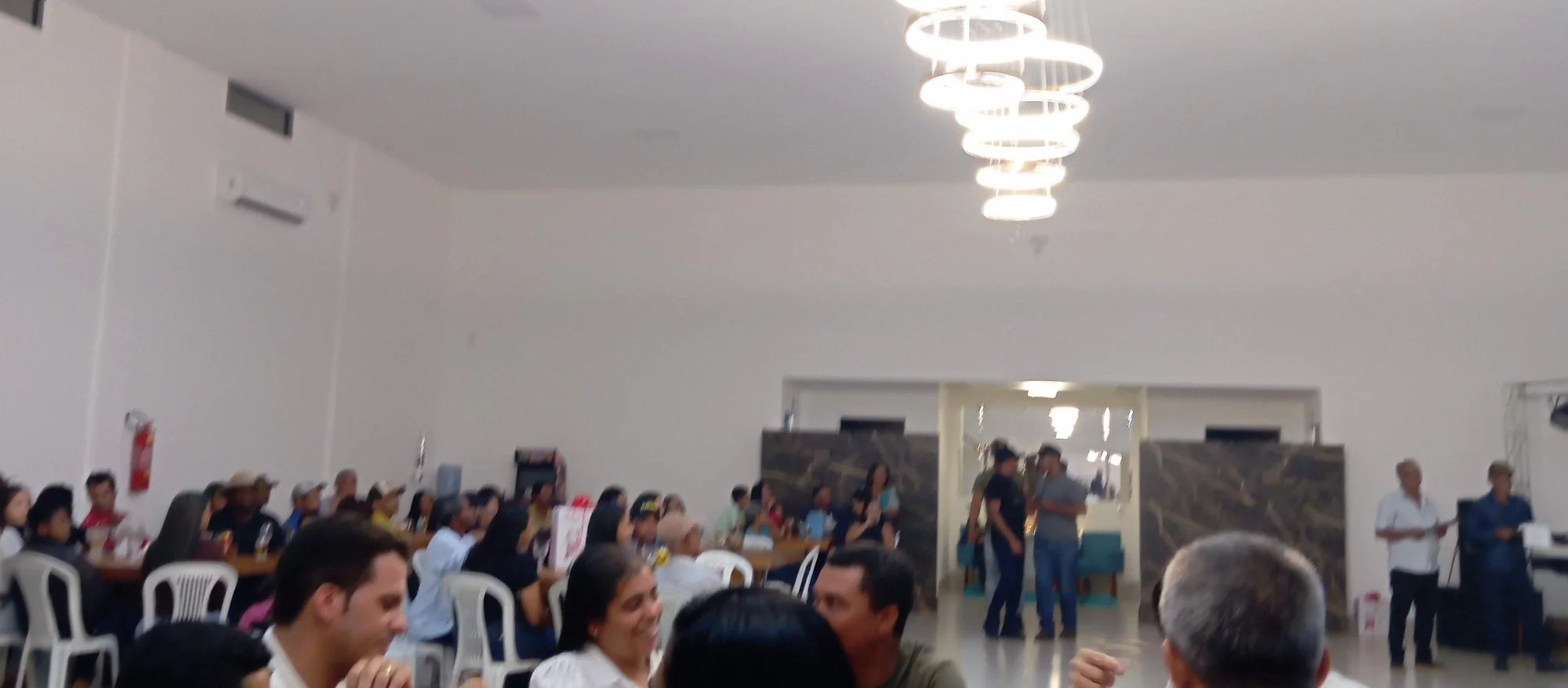 /image/19o-encontro-de-liderancas-rurais-reune-autoridades-associacoes-e-produtores-em-lagoa-dos-patos-mg?src=https%3A%2F%2Fimg2.pixhost.to%2Fimages%2F7461%2F719066529_img_20251205_220315.jpg&w=2000&q=85