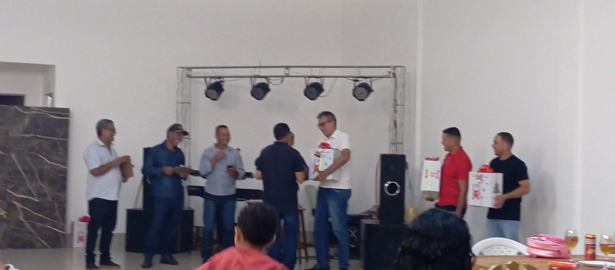 /image/19o-encontro-de-liderancas-rurais-reune-autoridades-associacoes-e-produtores-em-lagoa-dos-patos-mg?src=https%3A%2F%2Fimg2.pixhost.to%2Fimages%2F7461%2F719066581_img_20251205_220624.jpg&w=2000&q=85