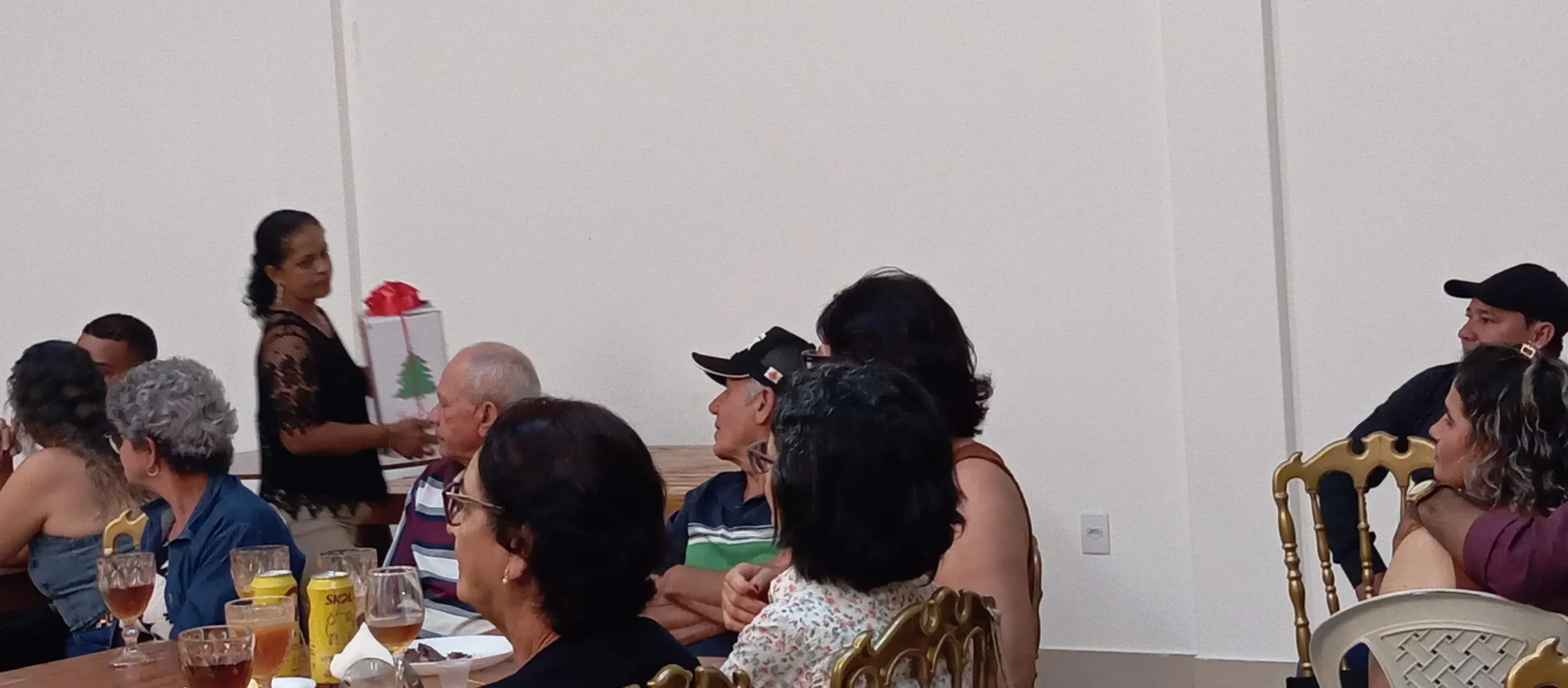 /image/19o-encontro-de-liderancas-rurais-reune-autoridades-associacoes-e-produtores-em-lagoa-dos-patos-mg?src=https%3A%2F%2Fimg2.pixhost.to%2Fimages%2F7461%2F719066611_img_20251205_220759.jpg&w=2000&q=85