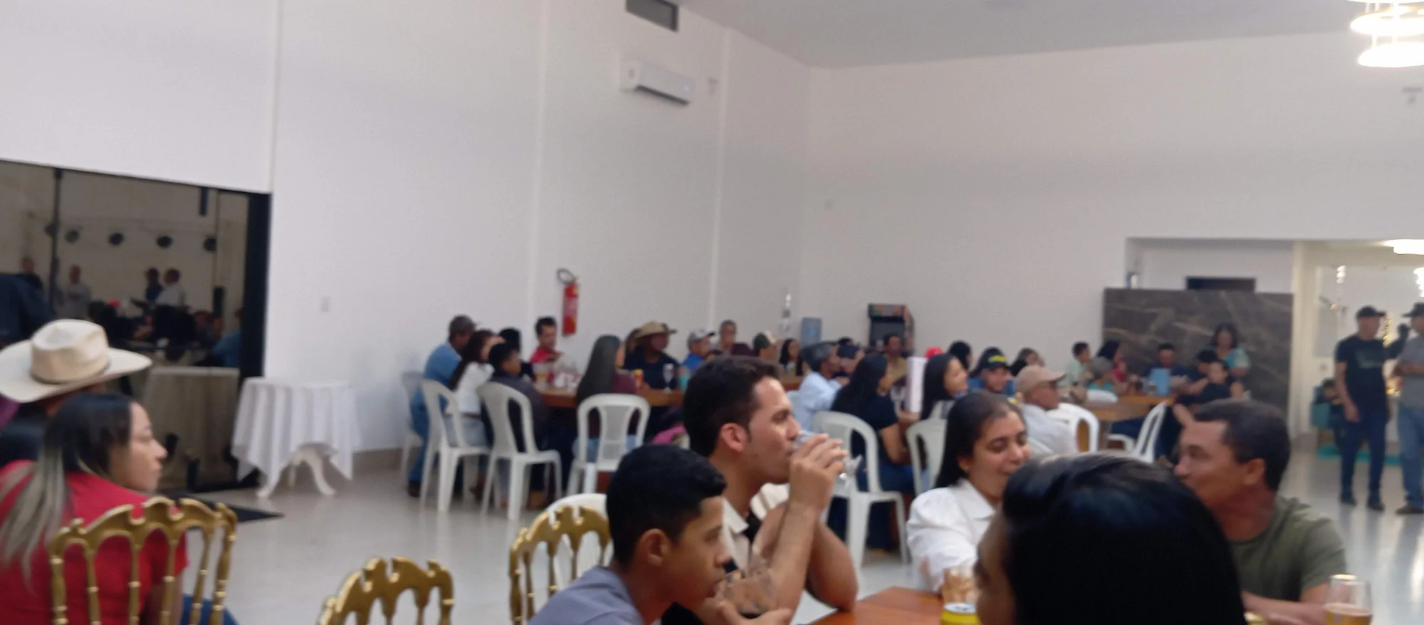 /image/19o-encontro-de-liderancas-rurais-reune-autoridades-associacoes-e-produtores-em-lagoa-dos-patos-mg?src=https%3A%2F%2Fimg2.pixhost.to%2Fimages%2F7461%2F719066855_img_20251205_220317.jpg&w=2000&q=85
