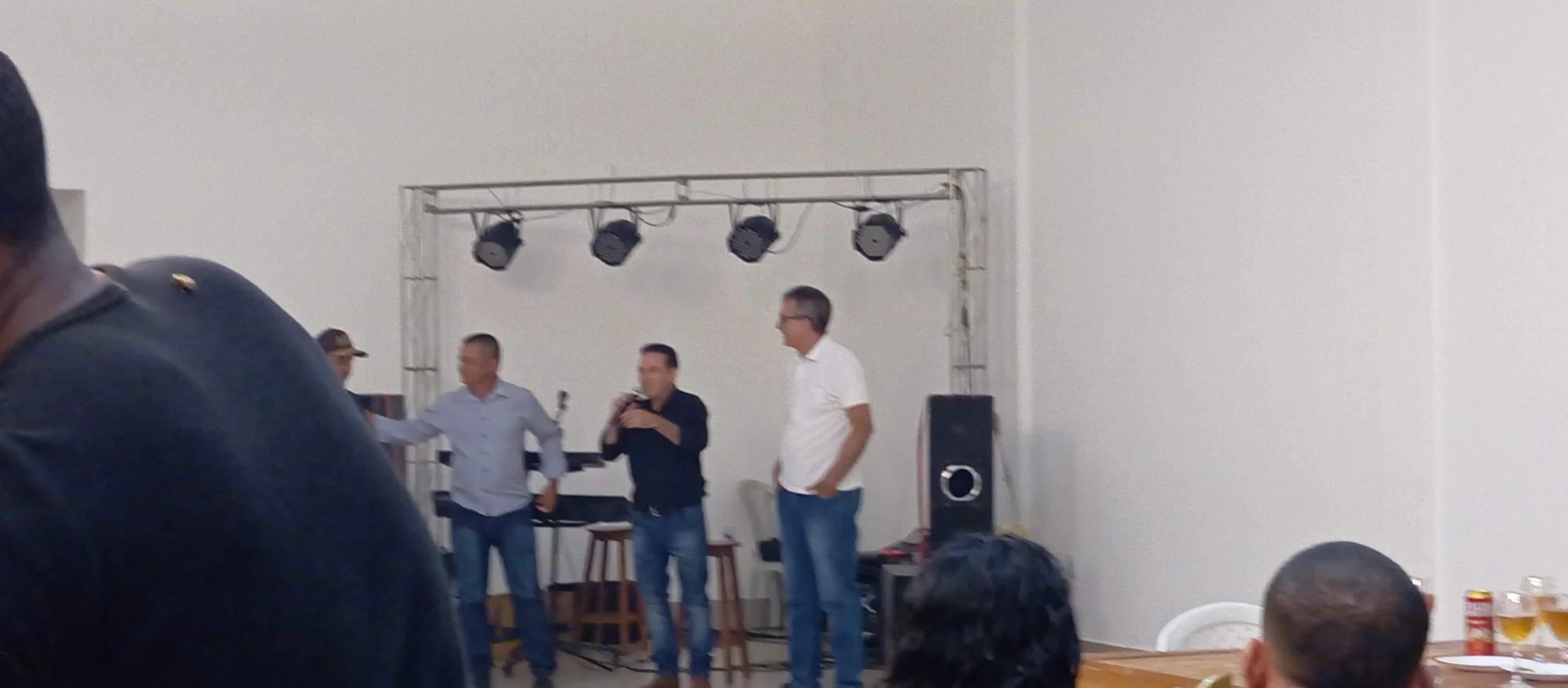 /image/19o-encontro-de-liderancas-rurais-reune-autoridades-associacoes-e-produtores-em-lagoa-dos-patos-mg?src=https%3A%2F%2Fimg2.pixhost.to%2Fimages%2F7461%2F719066942_img_20251205_220908.jpg&w=2000&q=85