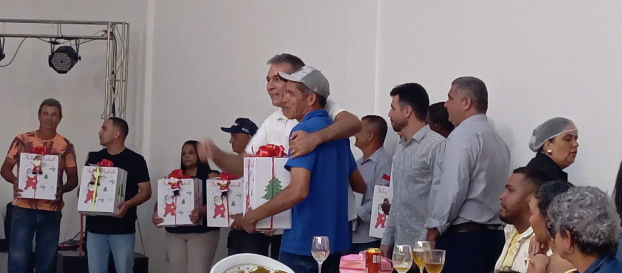 /image/19o-encontro-de-liderancas-rurais-reune-autoridades-associacoes-e-produtores-em-lagoa-dos-patos-mg?src=https%3A%2F%2Fimg2.pixhost.to%2Fimages%2F7461%2F719066975_img_20251205_213708.jpg&w=2000&q=85