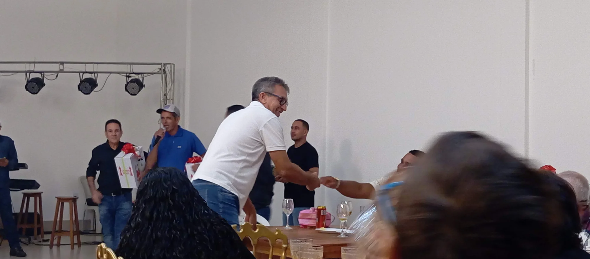/image/19o-encontro-de-liderancas-rurais-reune-autoridades-associacoes-e-produtores-em-lagoa-dos-patos-mg?src=https%3A%2F%2Fimg2.pixhost.to%2Fimages%2F7461%2F719067012_img_20251205_214345.jpg&w=2000&q=85