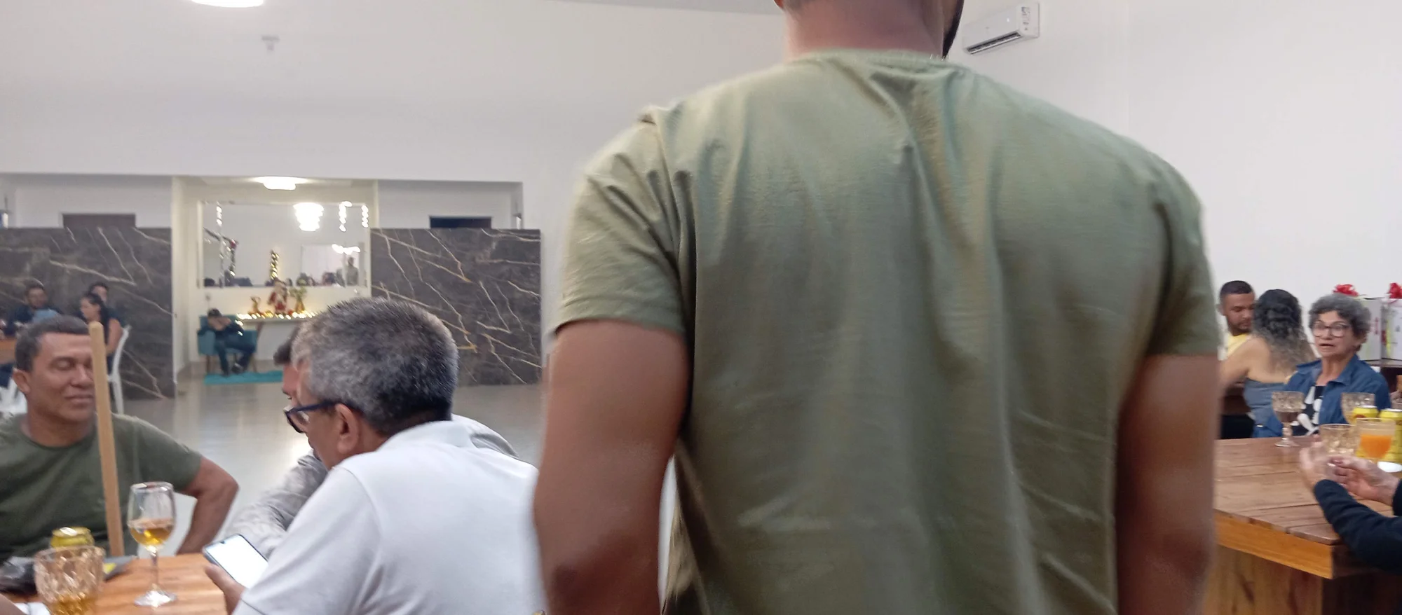 /image/19o-encontro-de-liderancas-rurais-reune-autoridades-associacoes-e-produtores-em-lagoa-dos-patos-mg?src=https%3A%2F%2Fimg2.pixhost.to%2Fimages%2F7461%2F719067070_img_20251205_215357.jpg&w=2000&q=85
