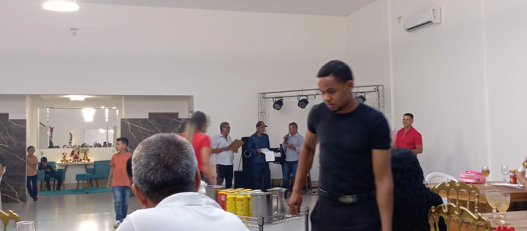 /image/19o-encontro-de-liderancas-rurais-reune-autoridades-associacoes-e-produtores-em-lagoa-dos-patos-mg?src=https%3A%2F%2Fimg2.pixhost.to%2Fimages%2F7461%2F719067162_img_20251205_215845.jpg&w=2000&q=85