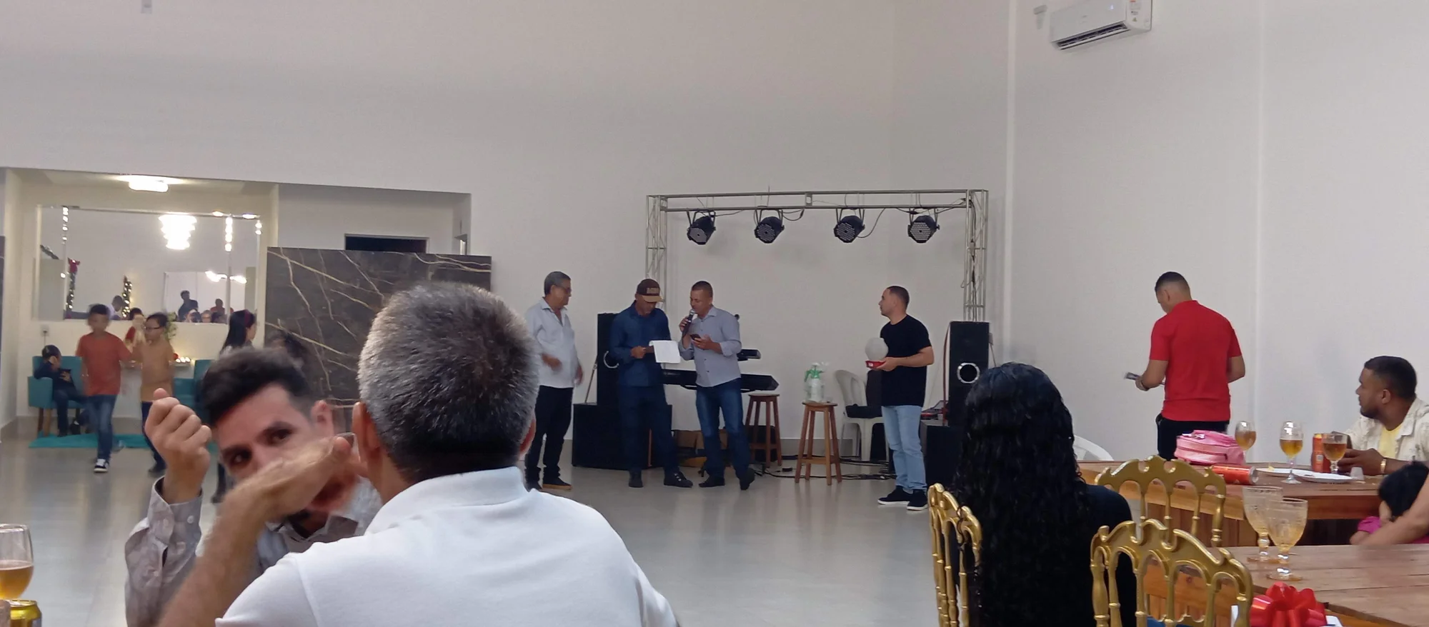 /image/19o-encontro-de-liderancas-rurais-reune-autoridades-associacoes-e-produtores-em-lagoa-dos-patos-mg?src=https%3A%2F%2Fimg2.pixhost.to%2Fimages%2F7461%2F719067183_img_20251205_220035.jpg&w=2000&q=85