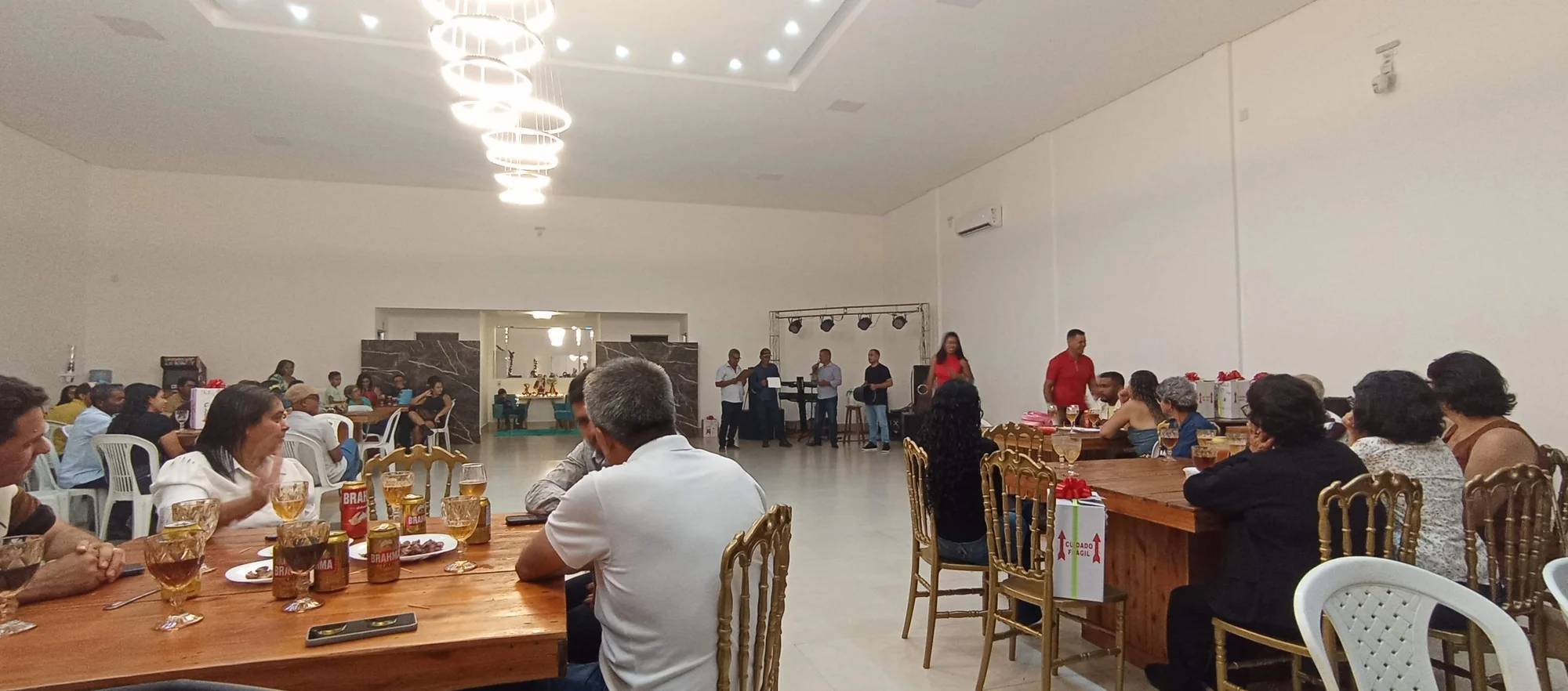 /image/19o-encontro-de-liderancas-rurais-reune-autoridades-associacoes-e-produtores-em-lagoa-dos-patos-mg?src=https%3A%2F%2Fimg2.pixhost.to%2Fimages%2F7461%2F719067190_img_20251205_220131.jpg&w=2000&q=85