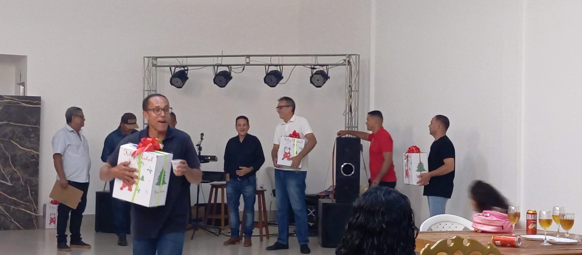 /image/19o-encontro-de-liderancas-rurais-reune-autoridades-associacoes-e-produtores-em-lagoa-dos-patos-mg?src=https%3A%2F%2Fimg2.pixhost.to%2Fimages%2F7461%2F719067224_img_20251205_220637.jpg&w=2000&q=85
