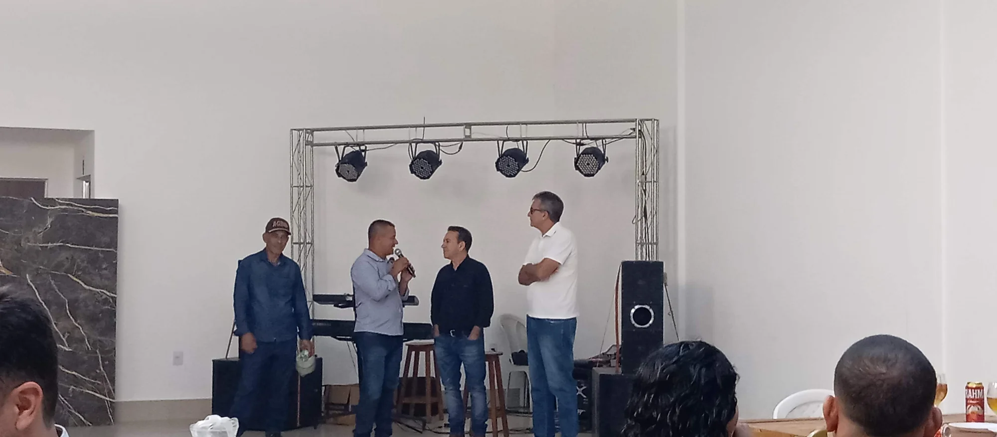 /image/19o-encontro-de-liderancas-rurais-reune-autoridades-associacoes-e-produtores-em-lagoa-dos-patos-mg?src=https%3A%2F%2Fimg2.pixhost.to%2Fimages%2F7461%2F719067235_img_20251205_220831.jpg&w=2000&q=85