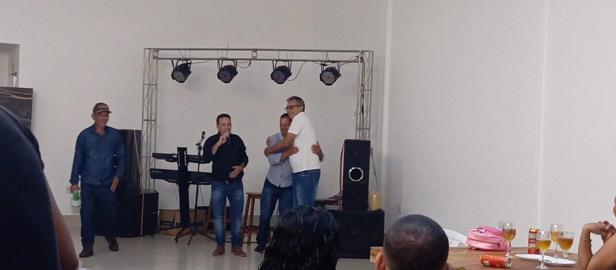 /image/19o-encontro-de-liderancas-rurais-reune-autoridades-associacoes-e-produtores-em-lagoa-dos-patos-mg?src=https%3A%2F%2Fimg2.pixhost.to%2Fimages%2F7461%2F719067239_img_20251205_220914.jpg&w=2000&q=85
