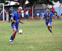 Imagem da galeria do artigo: É campeão! União Bet levanta a taça do 2º Campeonato Regional de Futebol de Campo de Lagoa dos Patos